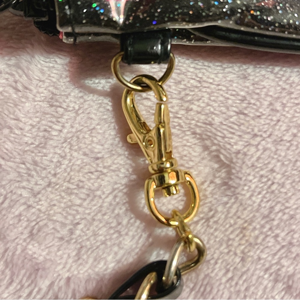 🎉HP!🎉 Sanrio Vivitix Hello Kitty Glitter Crossbody Bag - Picture 5 of 11